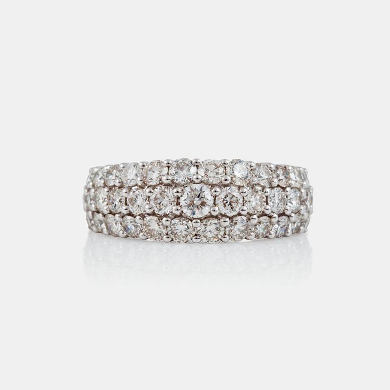 A pavé-set diamond ring, 2.34 cts according to engraving.