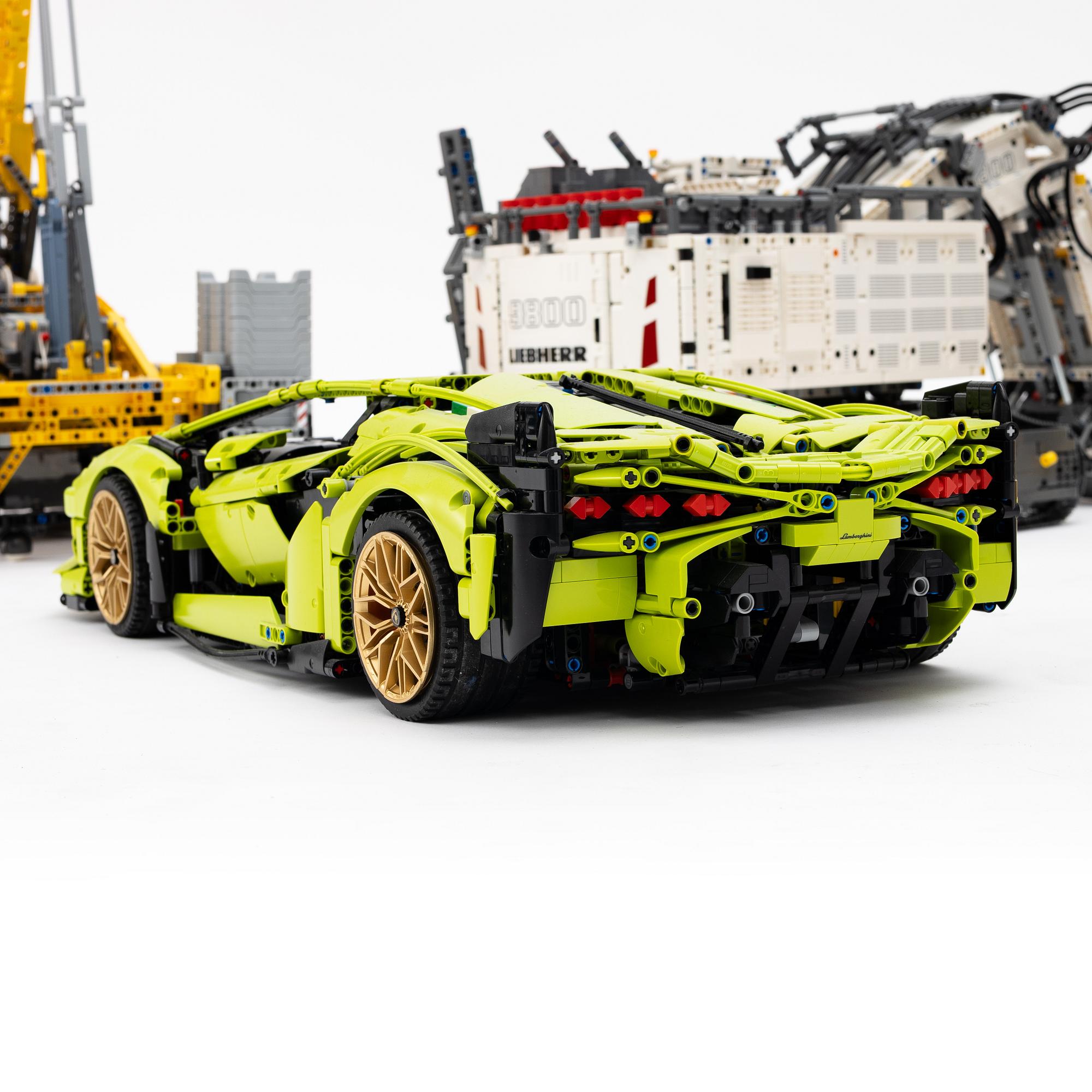 Lego, 4 byggda modeller.