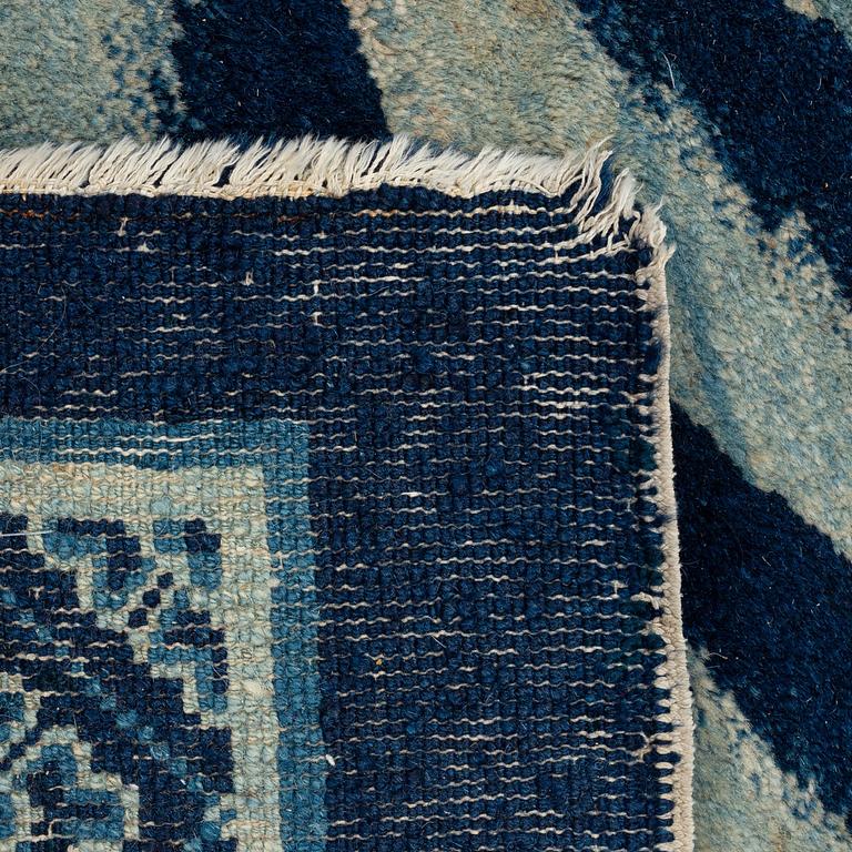 Matta, semiantik Baotou, Kina, figural, ca 260,5 x 184,5 cm.