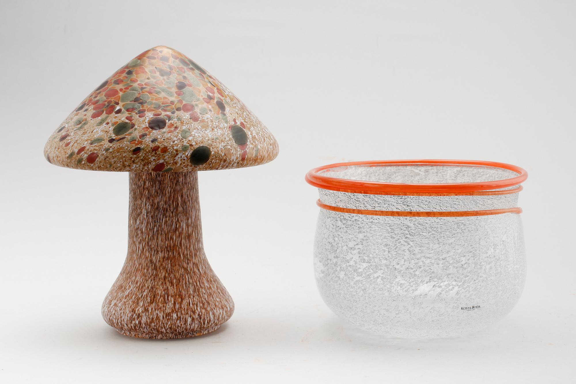 SKÅL SAMT SKULPTUR, glas, Monica Backström, Kosta Boda.