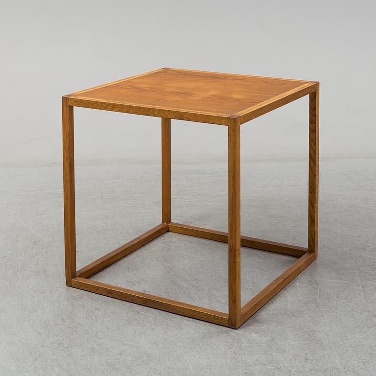 MARIO PRANDINA, an oak table and four chairs, Plinio Il Giovane, Italy.