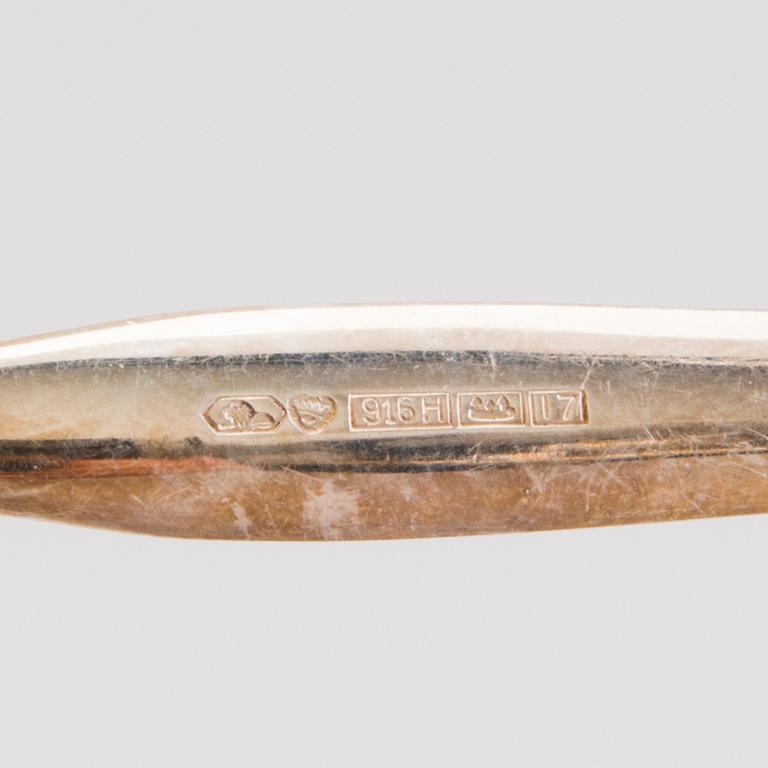 TAPIO WIRKKALA, ATERINSARJA, 57 osaa, hopeaa, "Tapio", Hopea-/Kultakeskus, Hämeenlinna 1961-76.