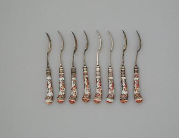 An Export porcelain cutlery set, Qing dynasty, Qianlong (1736-95). (28 pieces).