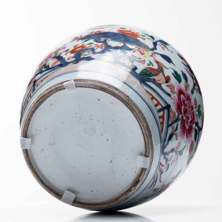 A famille rose jar, Qing dynasty, Qianlong (1736-95).