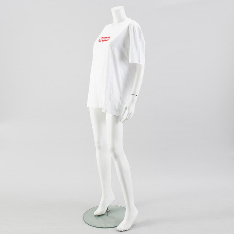 LOUIS VUITTON, "Supreme", monogram t-shirt, storlek L.