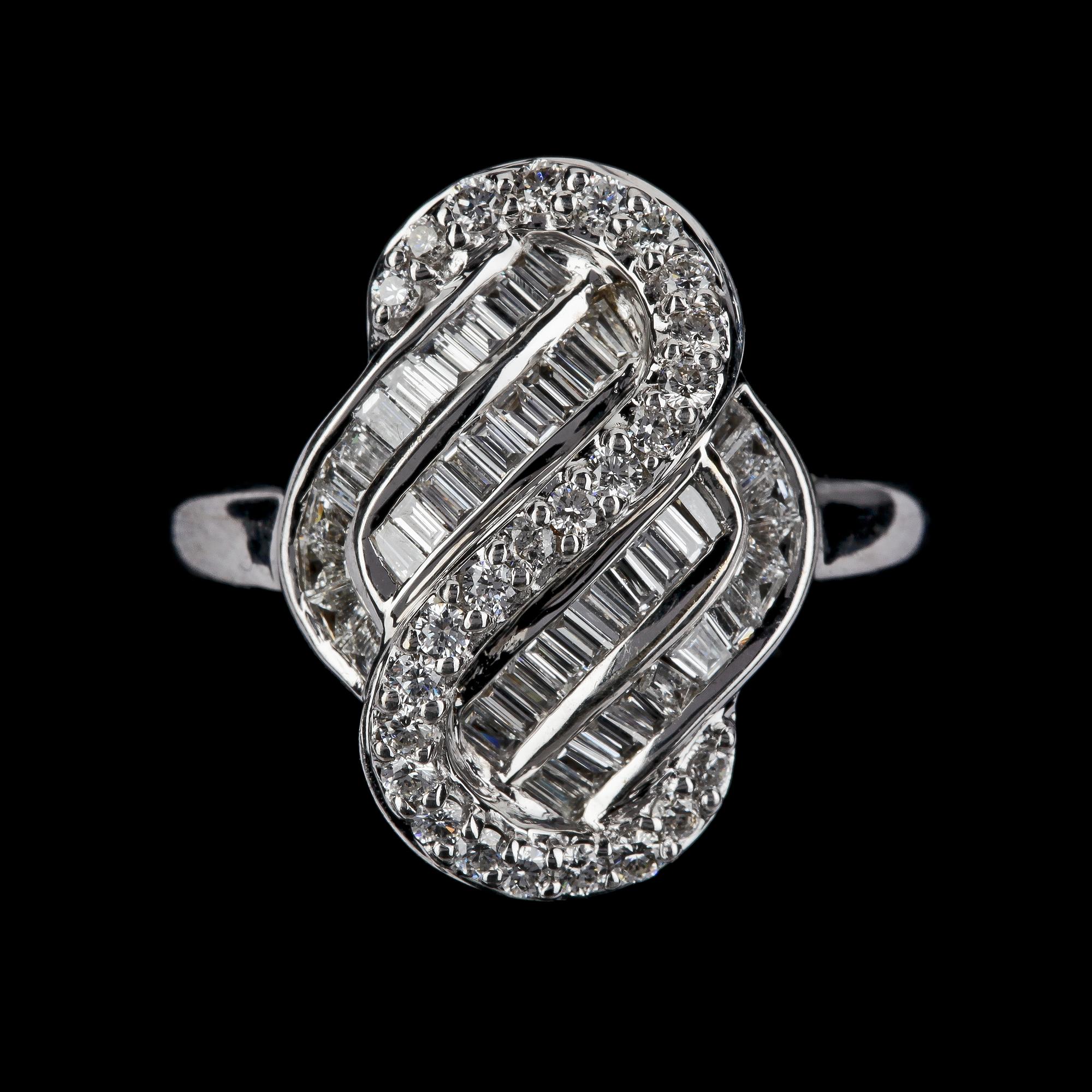 RING, 18k vitguld med diamanter, tot ca 1.49 ct.