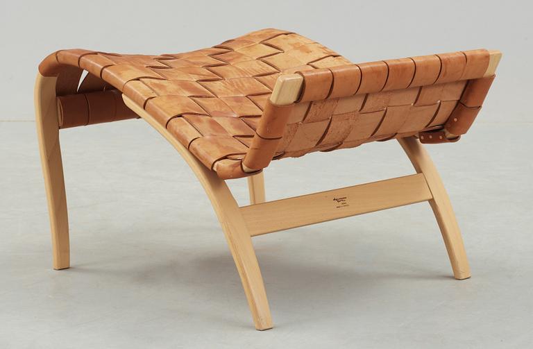 FOTPALL, "Pernilla", Bruno Mathsson, omkring 2000.