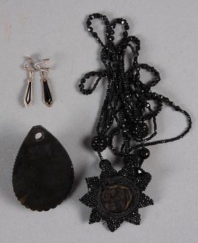 SMYCKEN, 4 st, bl a silver, 1800/1900-tal.