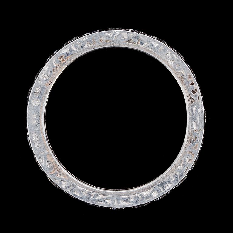 RING, sk eternityring, briljantslipade diamanter, tot. ca 2.50 ct.