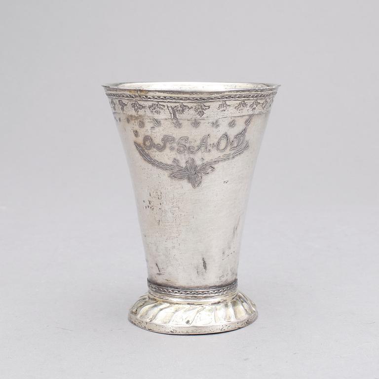 BÄGARE, silver, otydlig mästarstämpel, troligen Christoffer Wasserman, Lindesberg 1769. Vikt 96 gram.