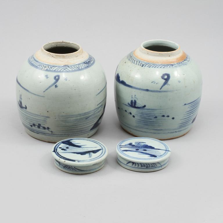BOJANER, ett par, porslin, Kina, 1800-tal.
