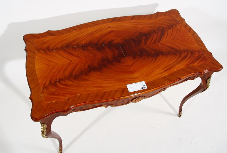 SOFFBORD, rokokostil, 1900-talets andra hälft.