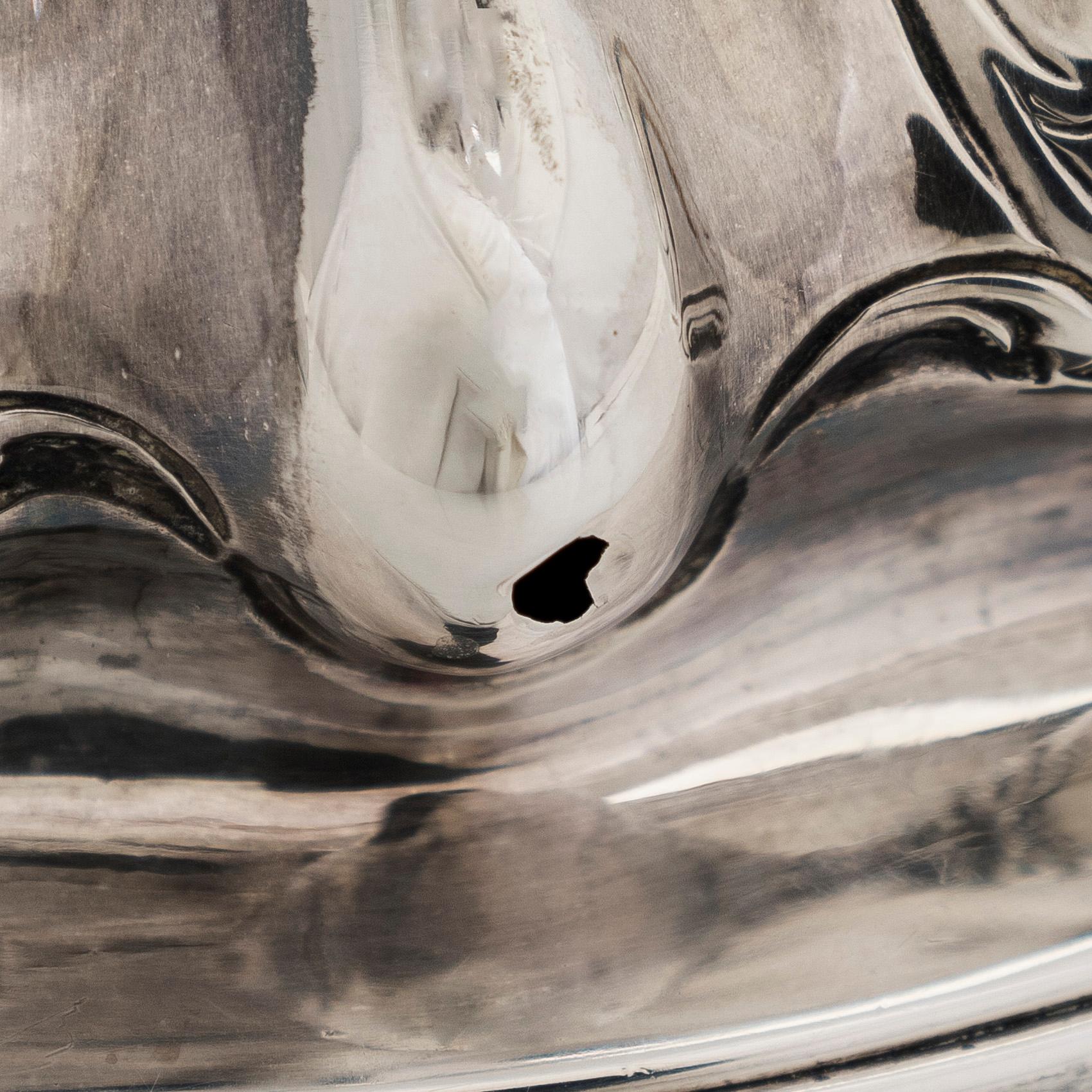 A Victorian sterling silver cup, maker's mark of Benjamin Smith III, London 1838.