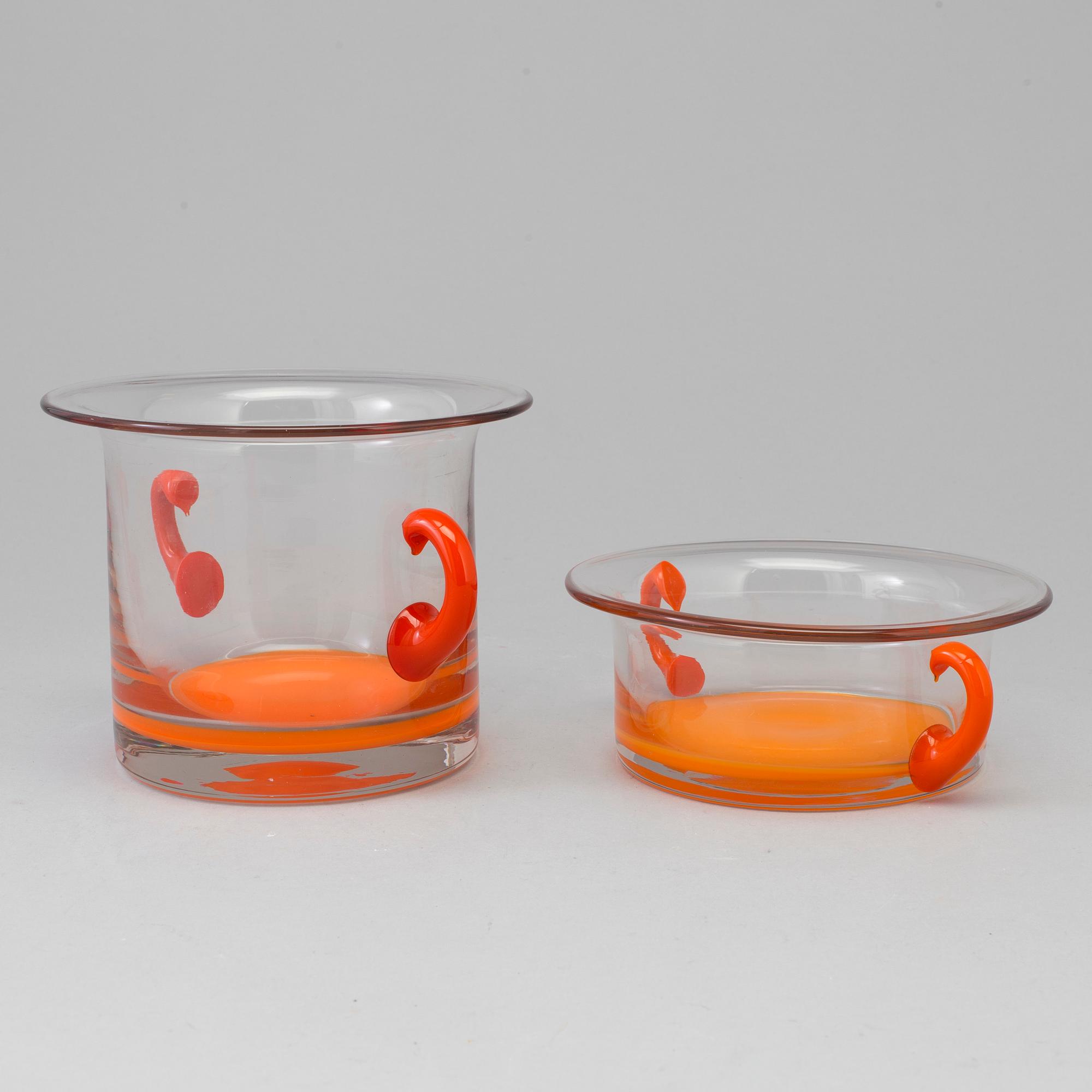 Two signed glass bowls by Per Olof Ström, Alsterfors, dated 1969.