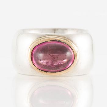 Michael Persson Carling, ring, silver and gold with cabochon-cut pink tourmaline.
