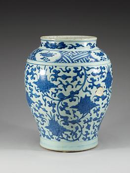 A blue and white jar, Ming dynasty, Wanli (1573-1620).