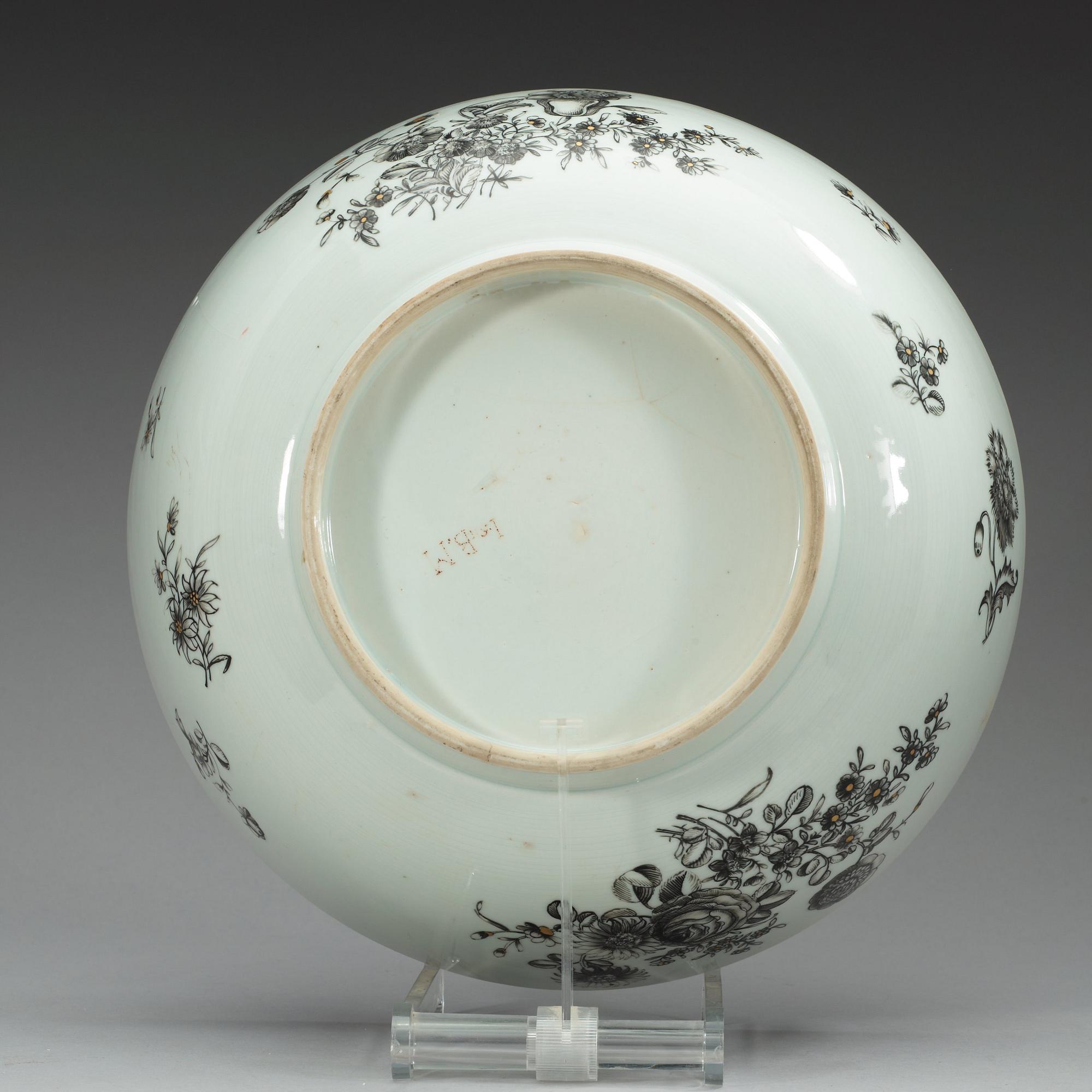 A grisaille punch bowl with a Swedish Bank note, Qing dynasty, Qianlong dated 1762.