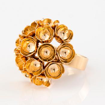 A 14K gold Liisa Vitali ring "Spring", Westerback, Helsinki, Finland 1967.