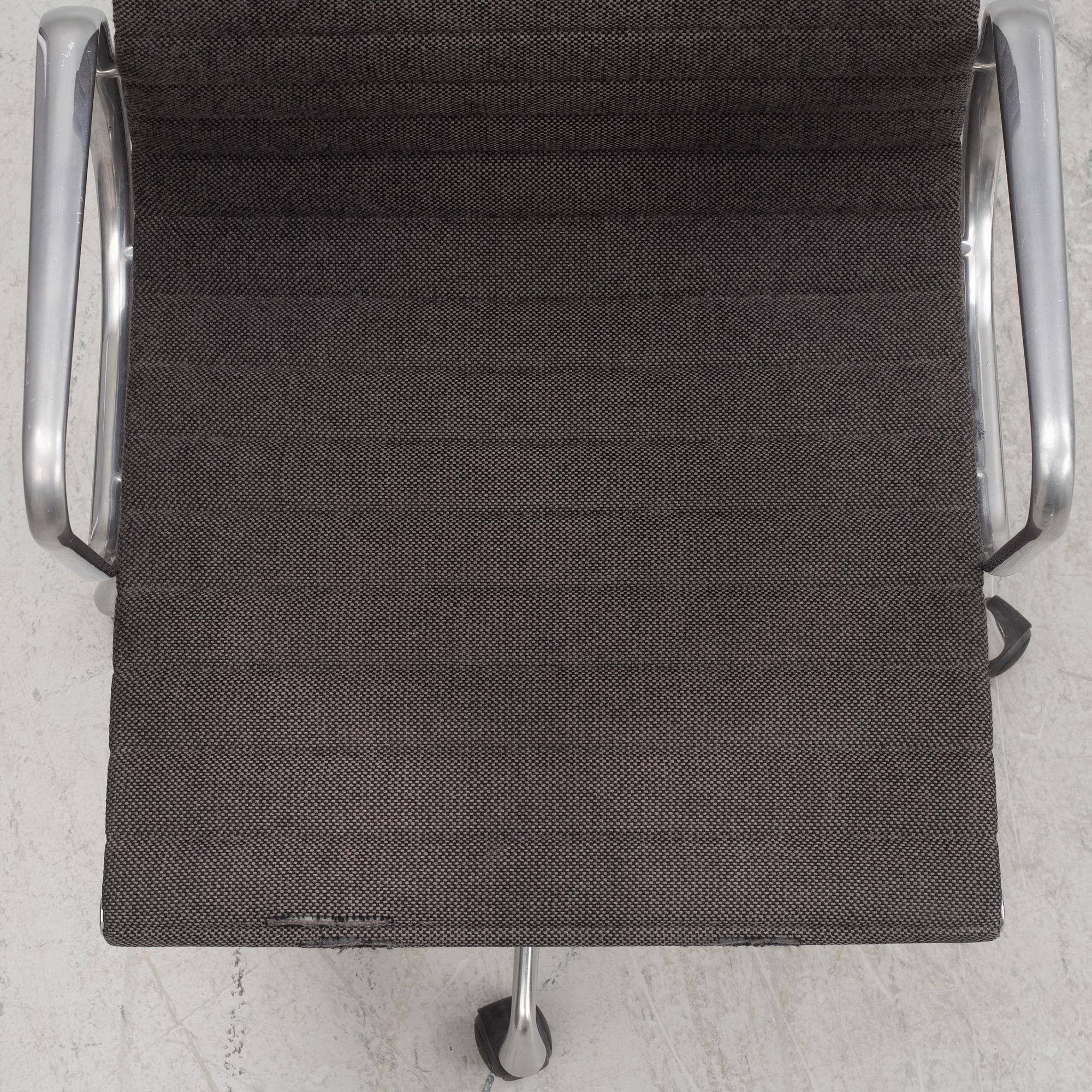 Charles & Ray Eames, an office swivel armchair, model EA 108, Vitra.