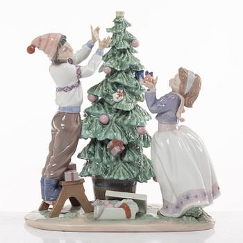 Joan Coderch, figurine, "Trimming the Tree", Lladró, Spain.