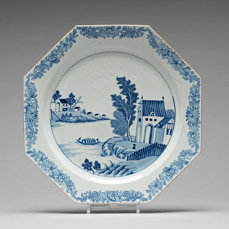 A blue and white dish, Qing dynasty, Qianlong (1736-95).