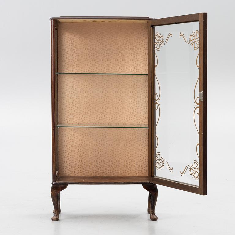 A display cabinet, first half of the 20th century.