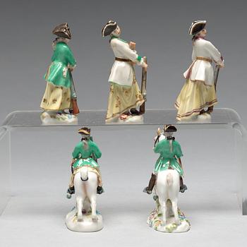 MINIATYR FIGURINER, fem stycken, porslin. Meissen, 1900-tal.