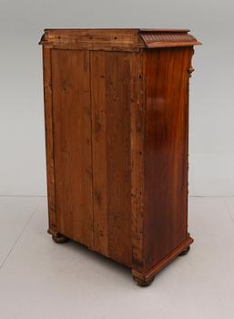 CHIFFONJÉ, 1800-talets andra hälft.