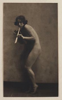 Karl Struss, "48 photographs of the female figure".