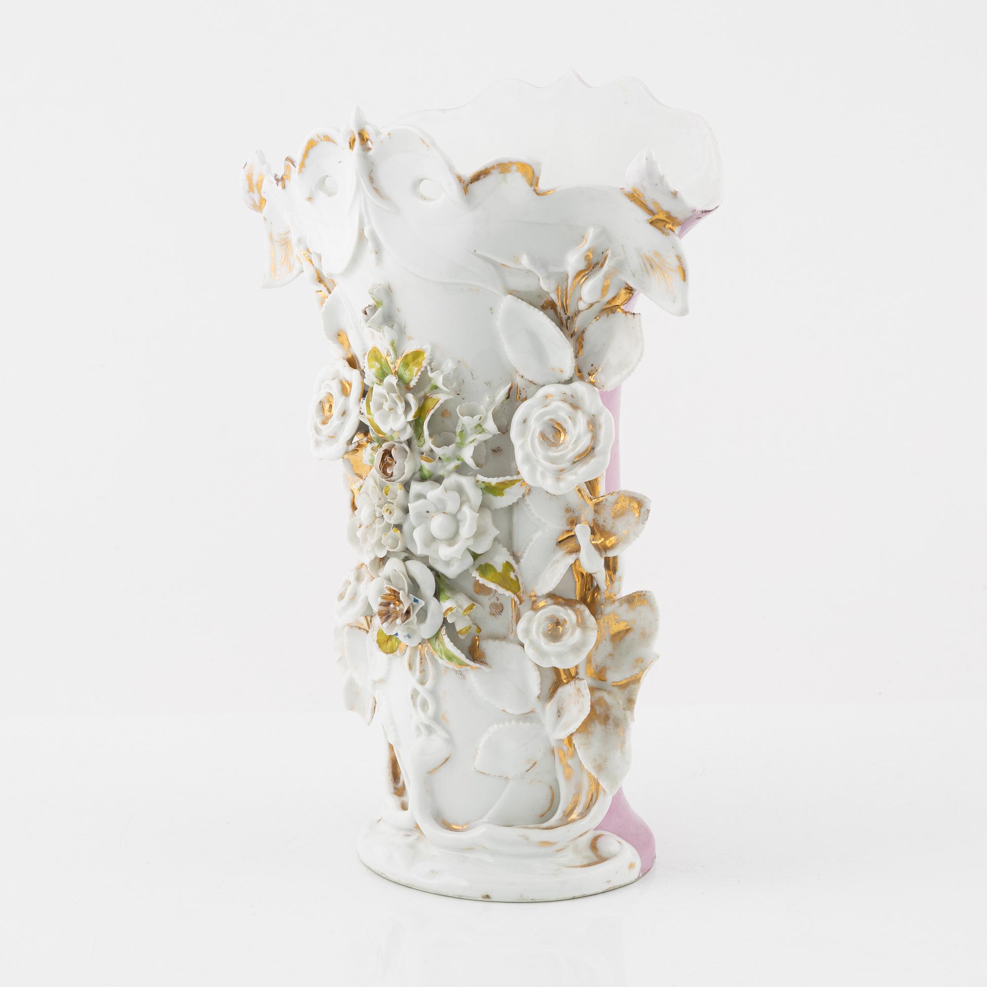 A porcelain vase, possibly Germany, around 1900.