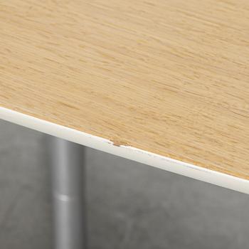 Lievore Altherr Molina, matbord, 'Eolo', Arper.