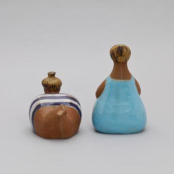 FIGURINER, 2 st, stengods, Lisa Larson, Gustavsberg. 1950-tal.