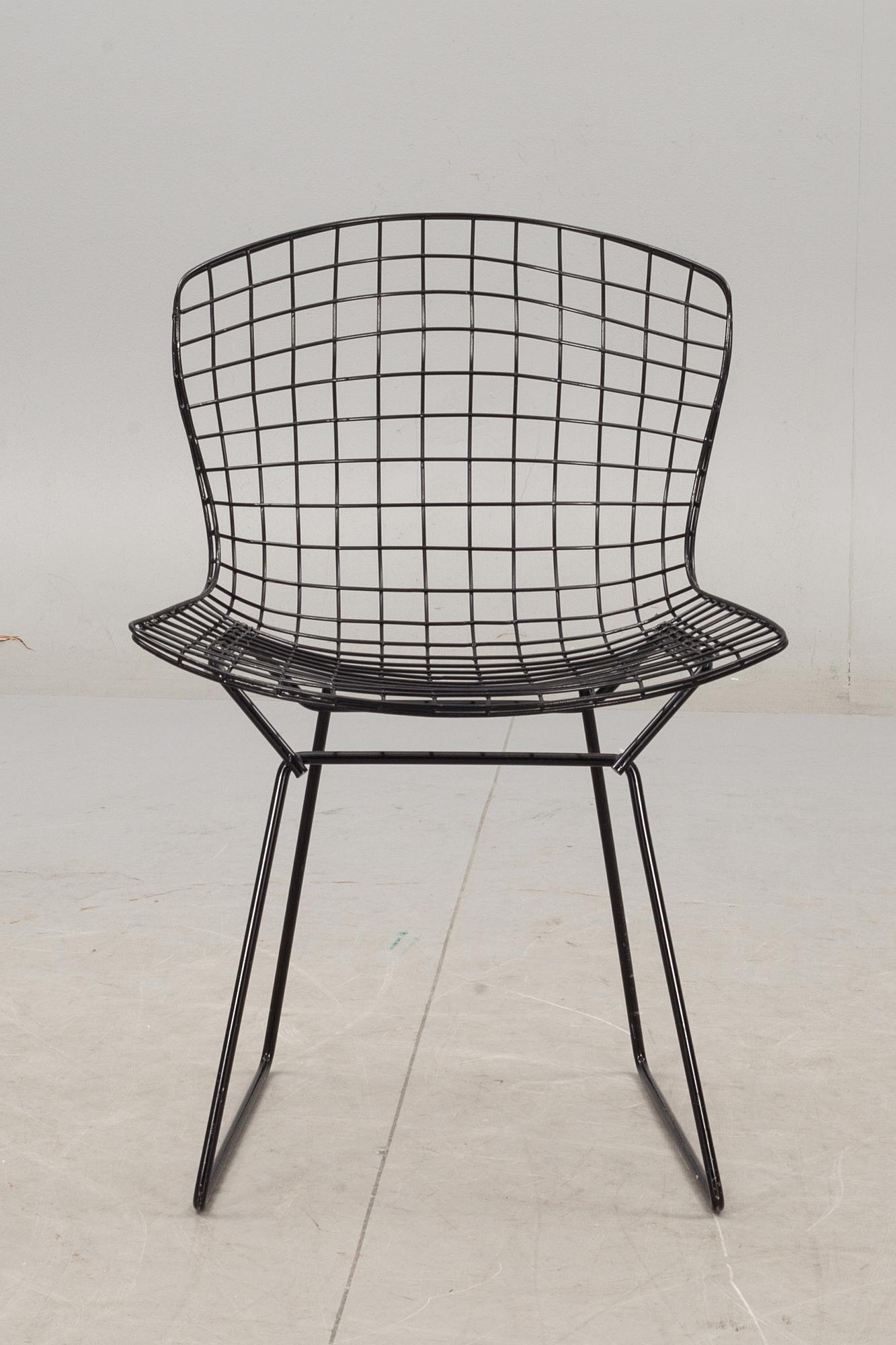 STOL, "Sidechair". Design Harry Bertoia.
