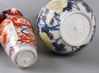 FAT, 8 st samt VASER, 2 st, porslin, Japan, 1800-1900-tal.