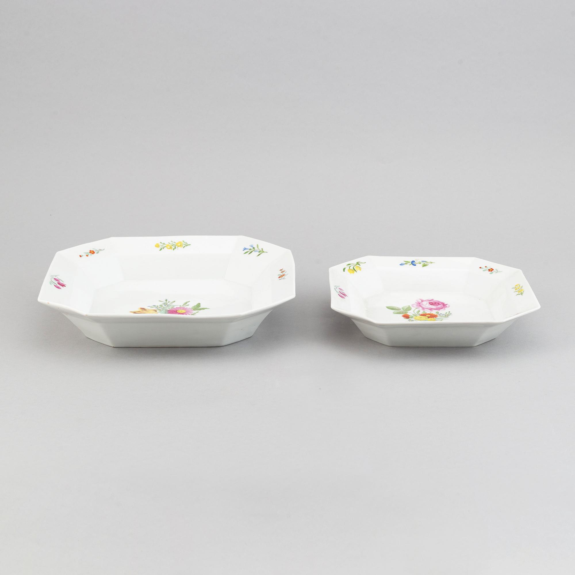 A 19th century 42-pcs porcelain dinner set, Berlin.