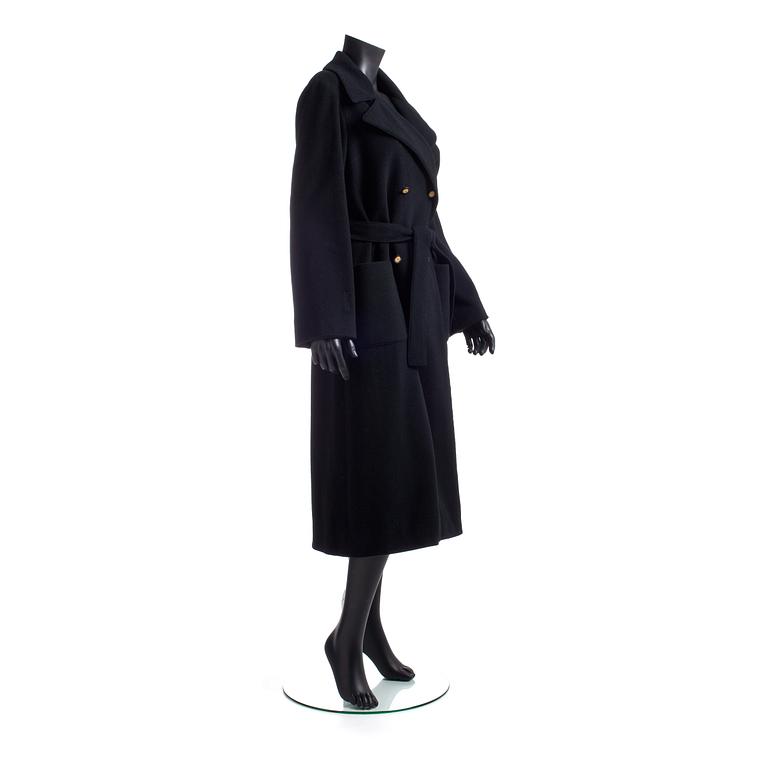 HERMÈS, a black cashmere blend coat.