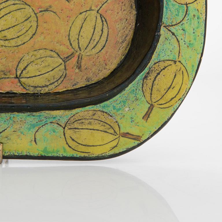Birger Kaipiainen, a stoneware decorative dish signed Kaipiainen.