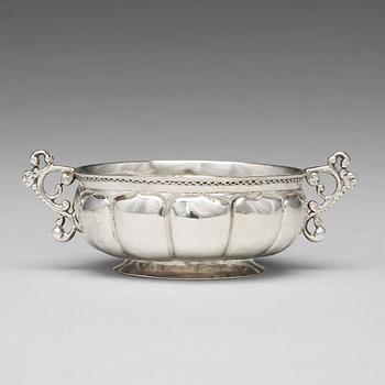 Anders Hafrin, brännvinsskål, silver, 1727 (verksam i Göteborg). Dubbelslagen mästarstämpel.