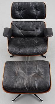 CHARLES & RAY EAMES "Lounge Chair and ottoman", Herman Miller, licenstillverkad Nordiska Kompaniet 1964.