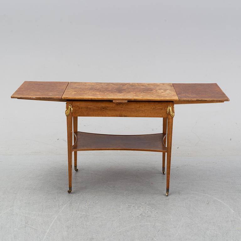 Sidobord med rotfaner, Sverige, 1900-talets första hälft.