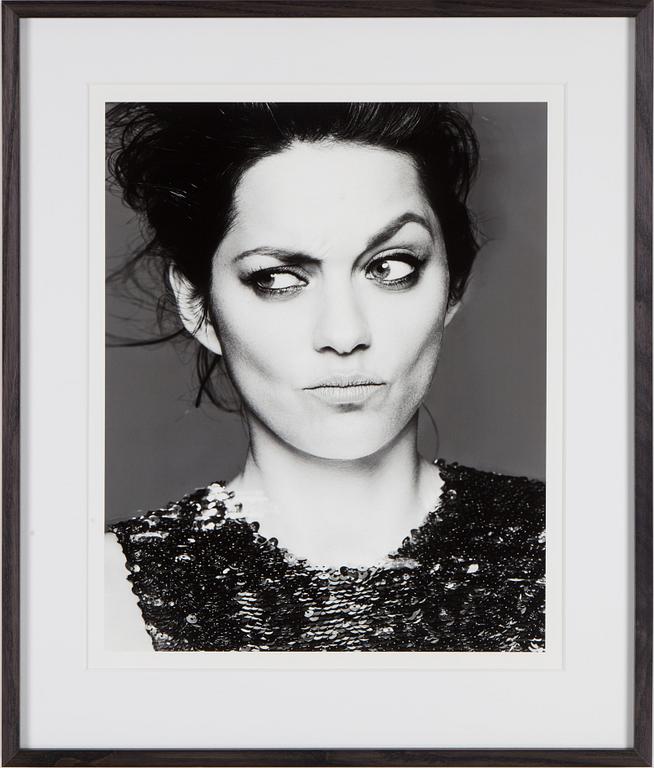 JAN WELTERS, modefotografi av Marion Cotillard, numrerat 2/5 och signerat a tergo.