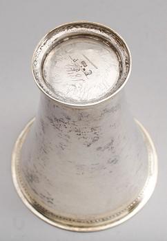 BÄGARE, silver, Abraham Wirgman, Göteborg 1756. Vikt ca 343 gram.