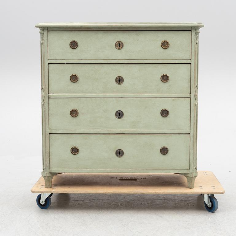 A chest of drawers, late 19th century.