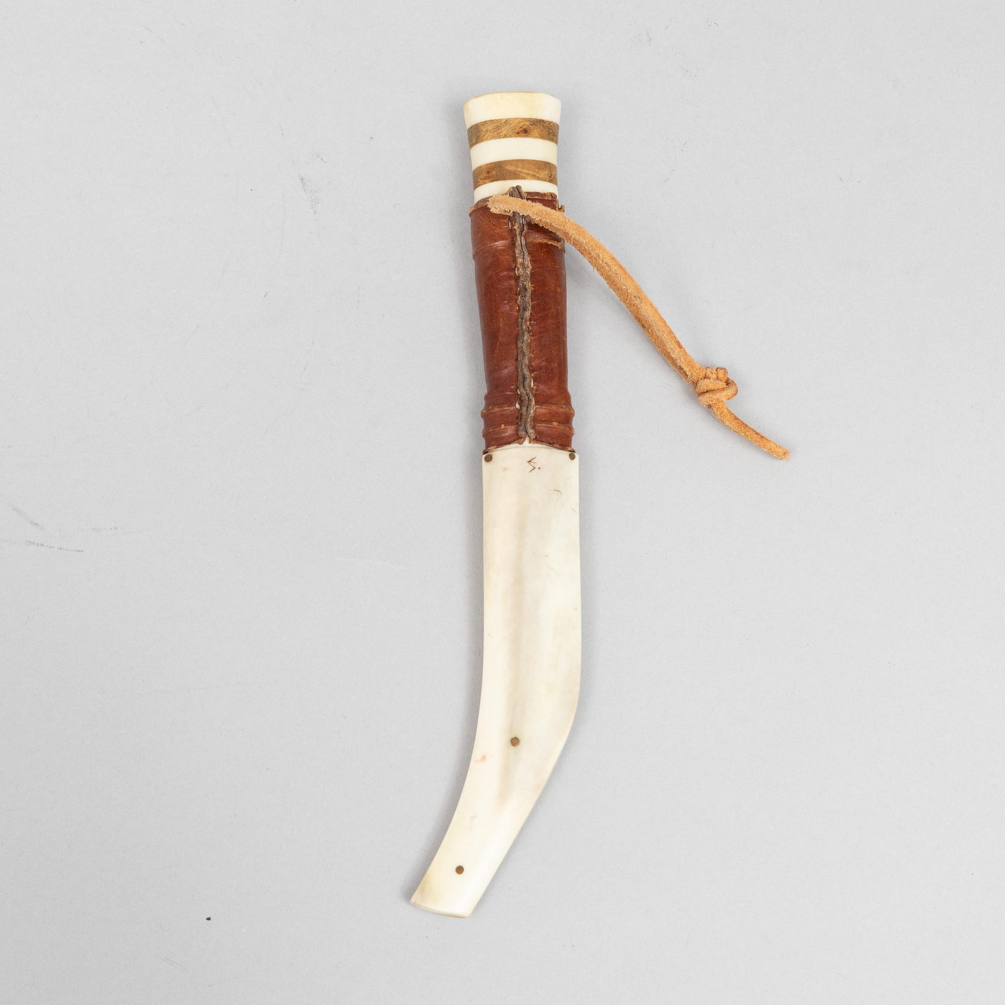 Sune Enoksson, reindeer horn knife, signed.