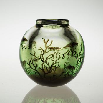 An Edward Hald 'fiskgraal' glass vase, Orrefors 1939.