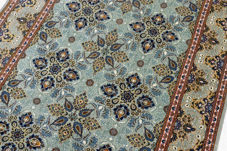 Matta, Keshan, ca 210 x 135 cm.