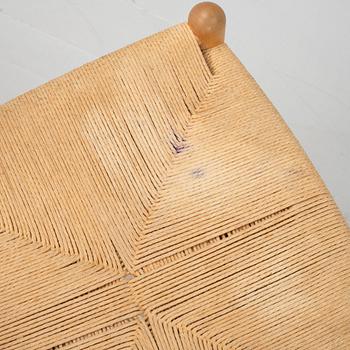 Hans J Wegner, stolar, 6 st, modell CH-24, "Y-stolen", Carl Hansen & Son, Odense, Danmark, en daterad 2007.