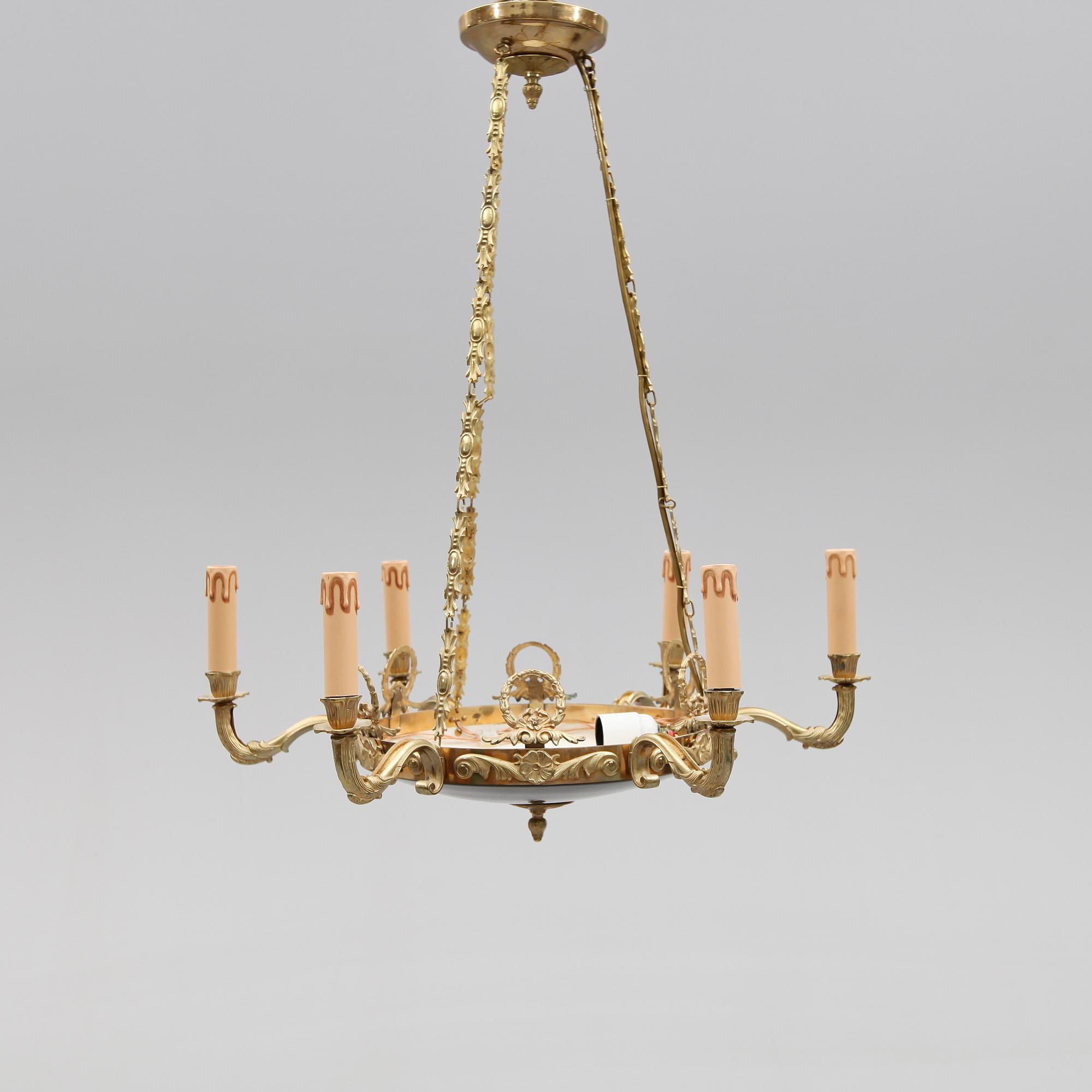 TAKAMPEL, empirestil, 1900-talets mitt. Höjd ca 70 cm.