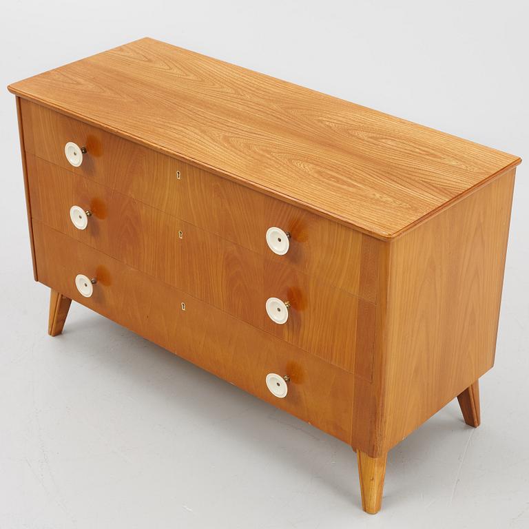 A Swedish Modern chest of drawers, 1940's.