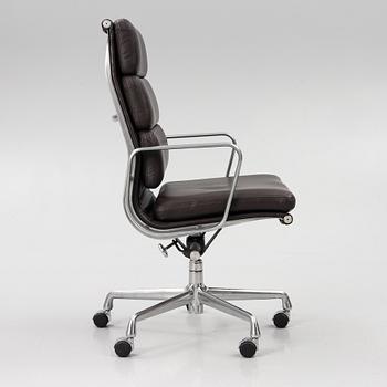 Charles & Ray Eames, kontorsstol, "Soft Pad Chair EA 219, high backrest", Herman Miller, 2000-tal.
